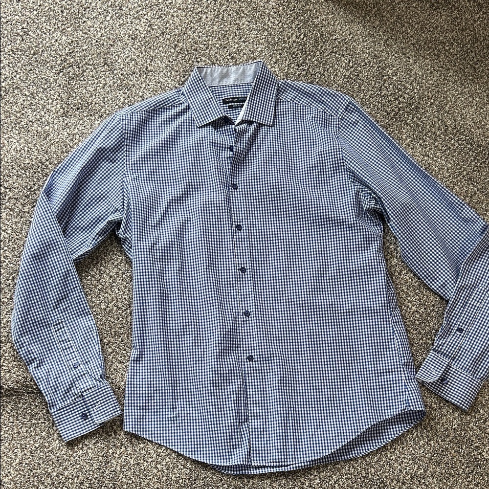 Men's VanHeusen Blue Checkered Button Down Shirt | Gingham Print | Blue & White